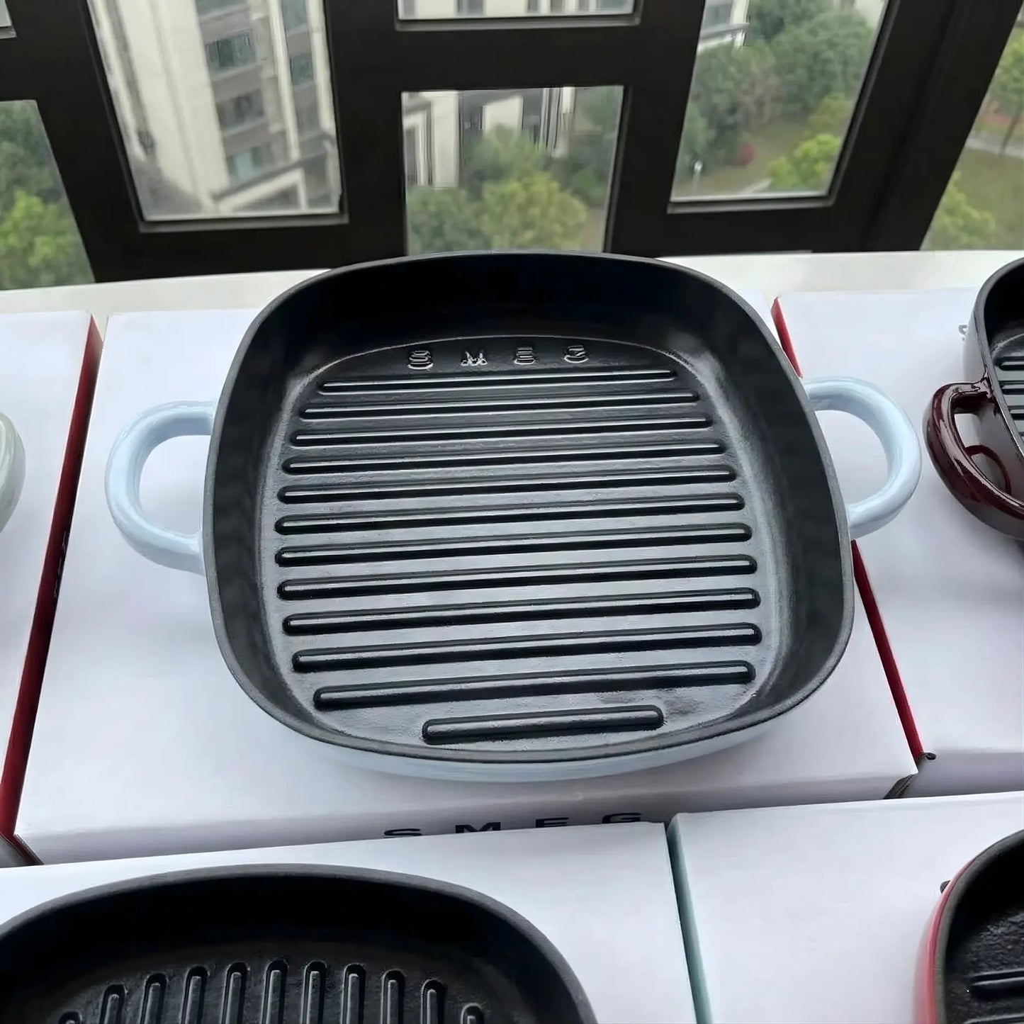 SMEG Sartén grill de hierro fundido