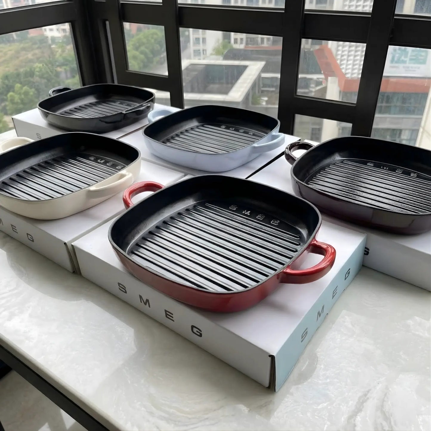 SMEG Sartén grill de hierro fundido
